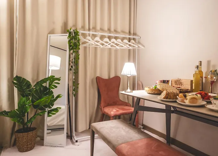 - Bright Cozy House Local Appartement