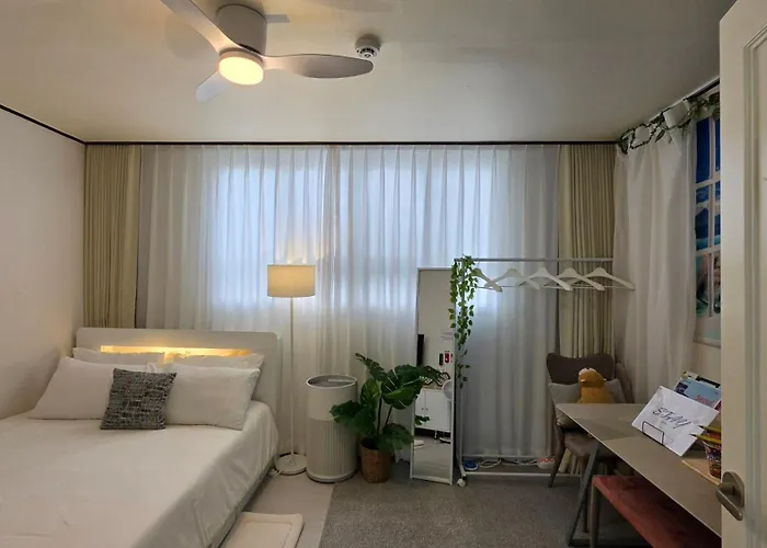 - Bright Cozy House Local